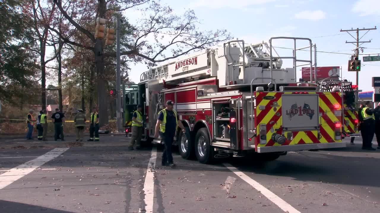 Coroner called to deadly crash in Anderson County - YouTube