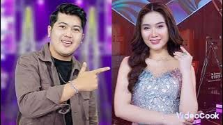 Lirik KAWITANING SINAWANG ~ Delva & Dike