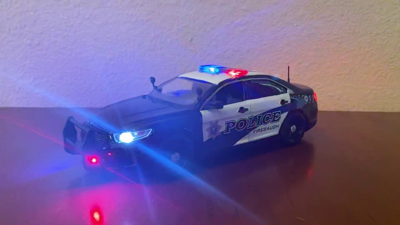 Firebaugh PD (Firebaugh, CA) 1/24 Ford Taurus Motormax working lights