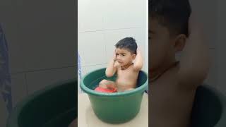 chiku ka bath tub😘