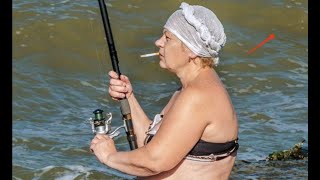 Девушки на рыбалке / Шок рыбалка / Приколы на рыбалке 2023 / Случаи на рыбалке