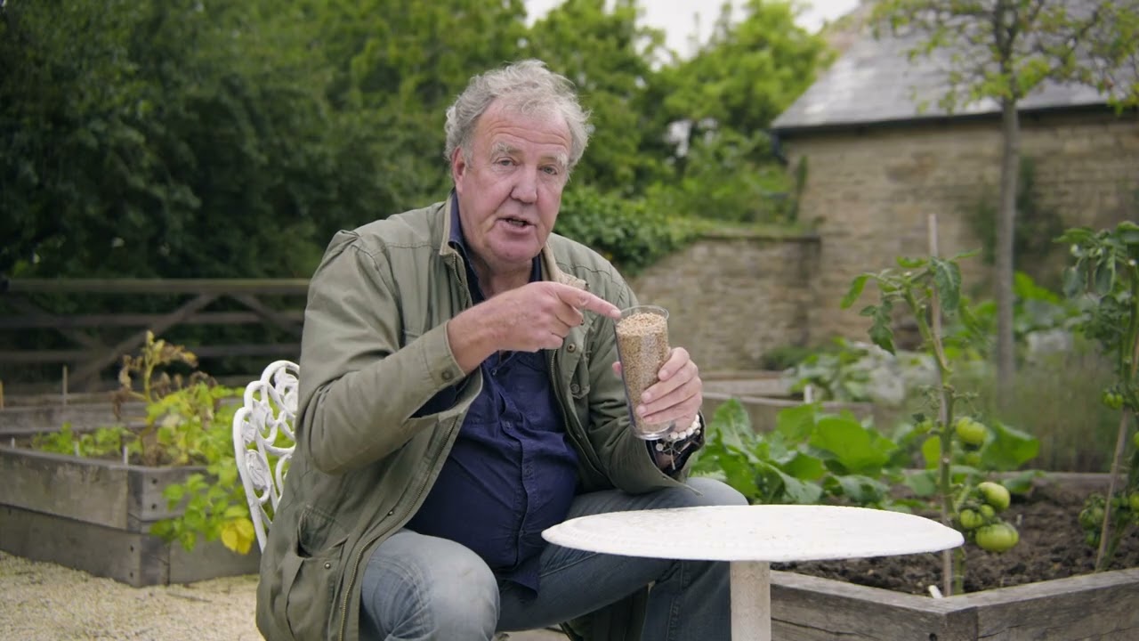 Jeremy Clarkson holds unfinished pint | Hawkstone