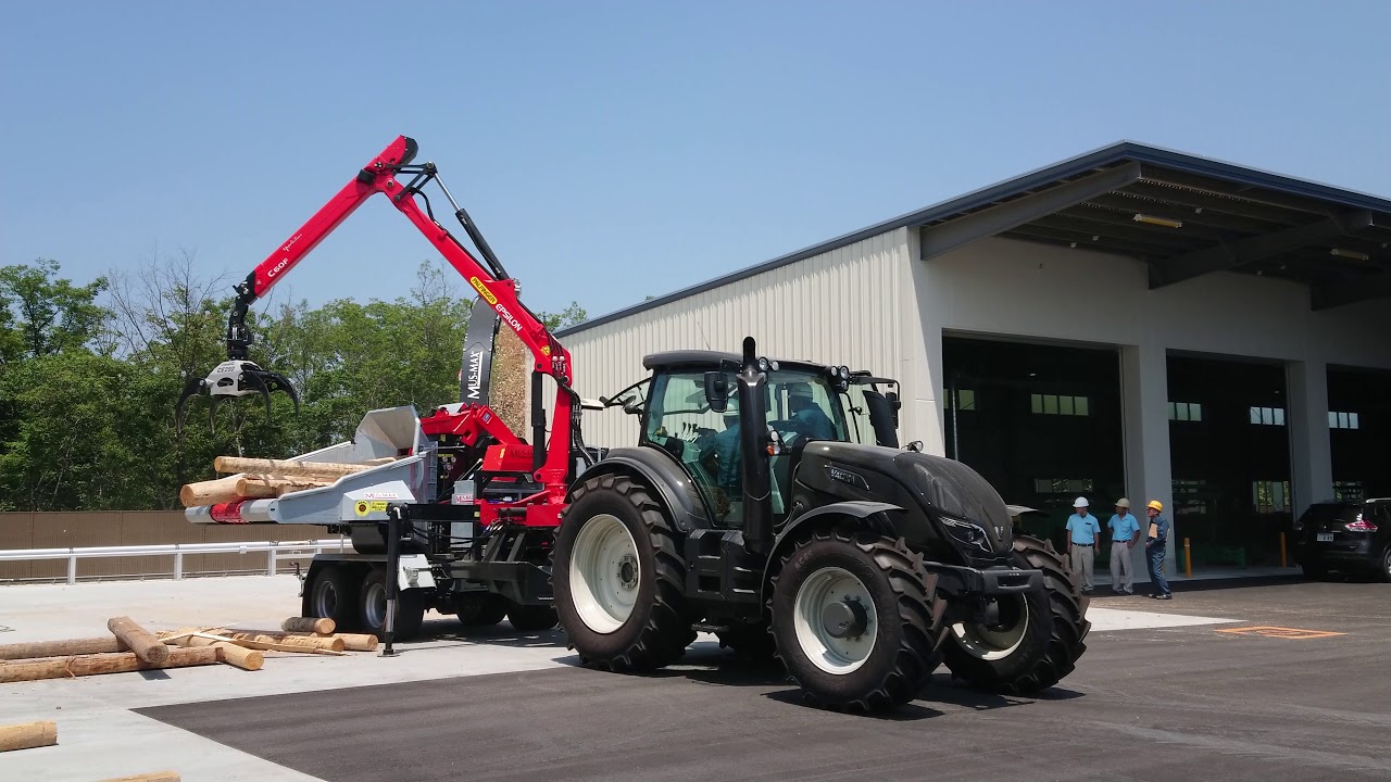 林業機械トラクタ牽引式ウッドチッパー、Valtra T234A & Musmax Wood