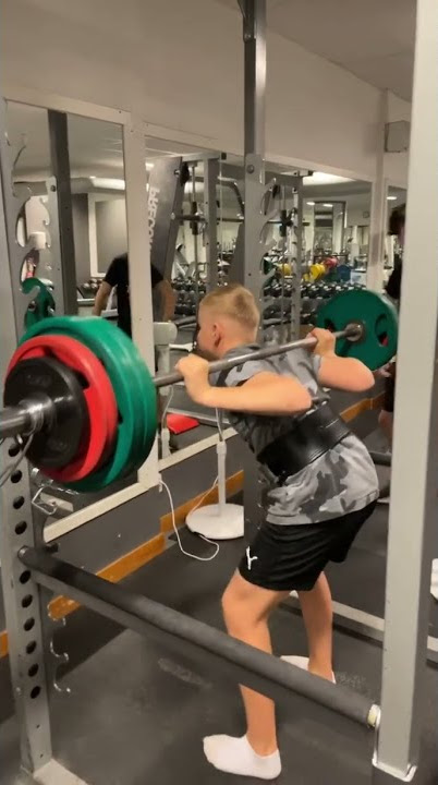 Pb 75 kg squat 10a Btw följ min tiktok swedens_biggest_10a