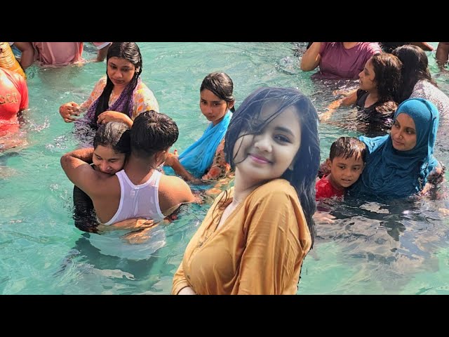 Swimming Pool Romance || Swimming Pool Hot Dance || water park swimming pool video