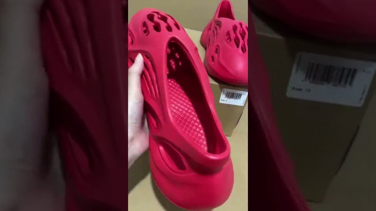 Red Yeezy foam runner 💯🔥