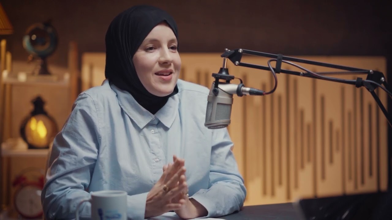 بودكاست الحضنة مع الدكتورة ينالله مروة حول الطفل - الحلقة الاولى