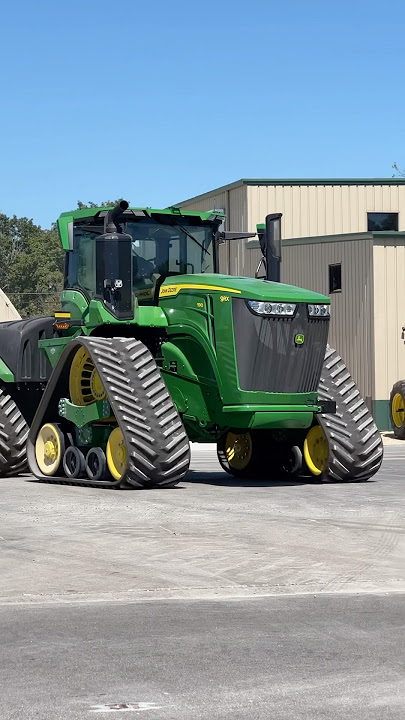 John Deere’s first diesel tractor (Model R) ↗️ modern day diesel tractor #9rx #johndeere #tractors