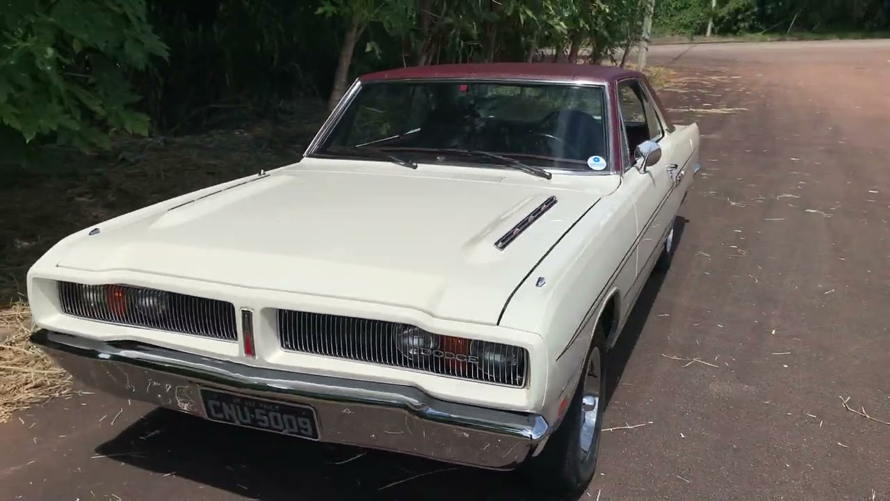 Dodge Charger R/T 1977 branco e vinho a venda !