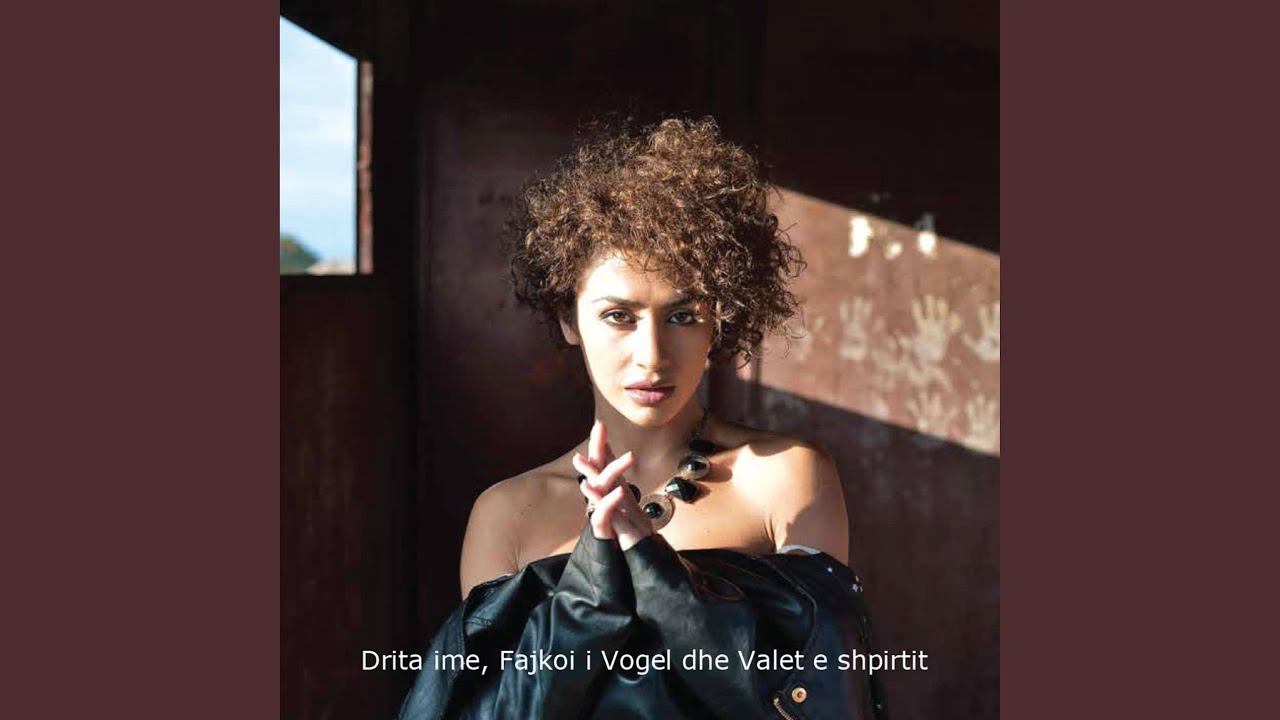 Regardez VALËT sur YouTube Regardez VALËT sur YouTube