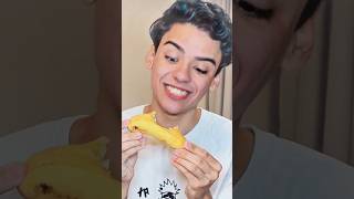 Qual É O Jeito Certo De Comer Banana?