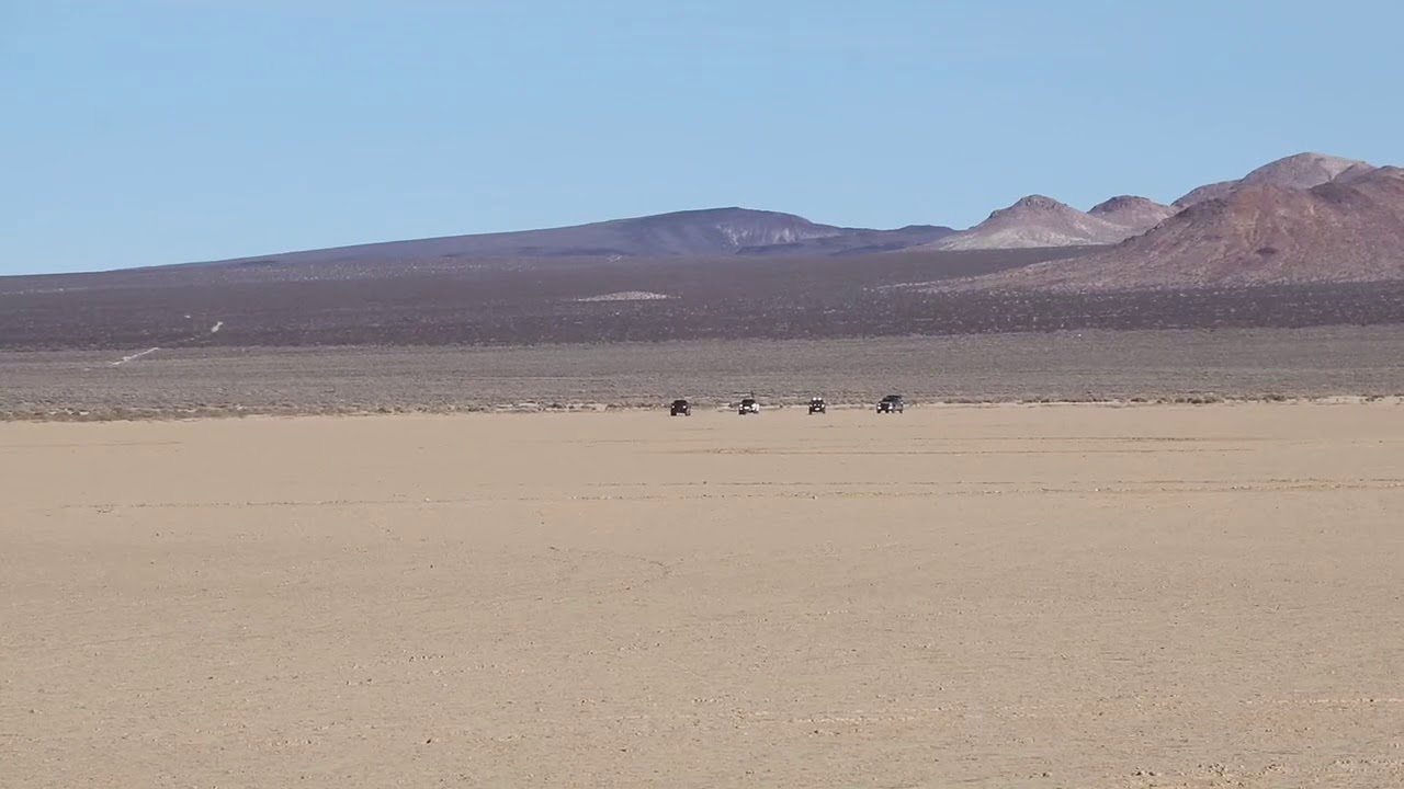 Dry Lake Bed Drag Race Gen1 Raptor Vs Gen2 Raptor And A 6 2 GMC Sierra dry-lake-bed-drag-race-gen1-raptor-vs-gen2-raptor-and-a-6-2-gmc-sierra