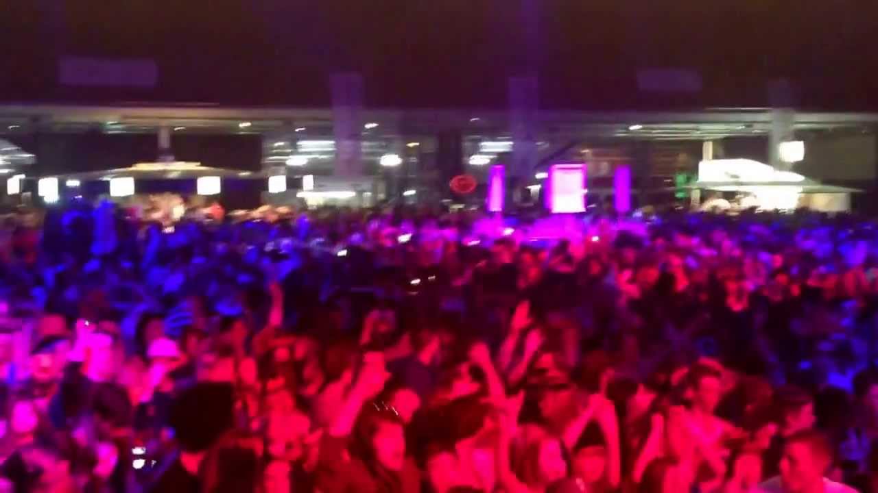 LAMAS live in der Big Box Kempten singen "Scheiss drauf" von Peter Wackel