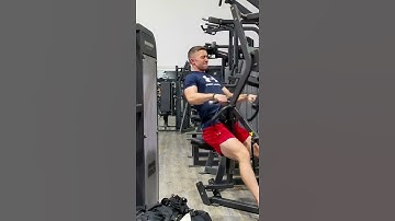 HEAVY Hammer Strength Rows | Upper Back Training! #shorts