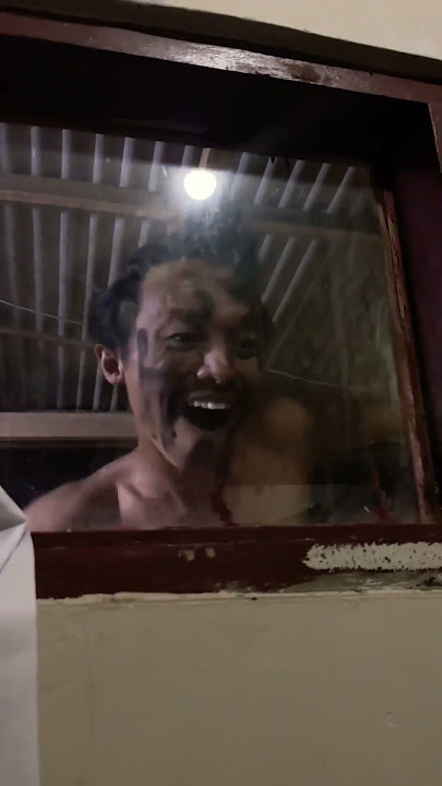 MELIHAT KAWIN