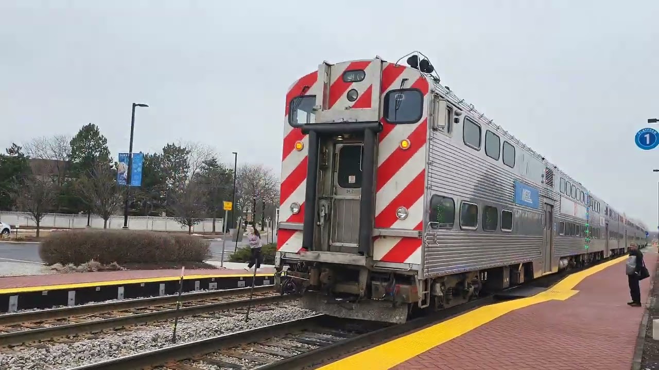 Railfanning Metra MD-W line and exploring around Wood Dale, IL 