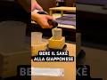 In Giappone il sake… esce dal bicchiere! 😱🍶