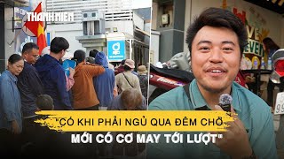 Xếp hàng 9 tiếng chờ mua vàng