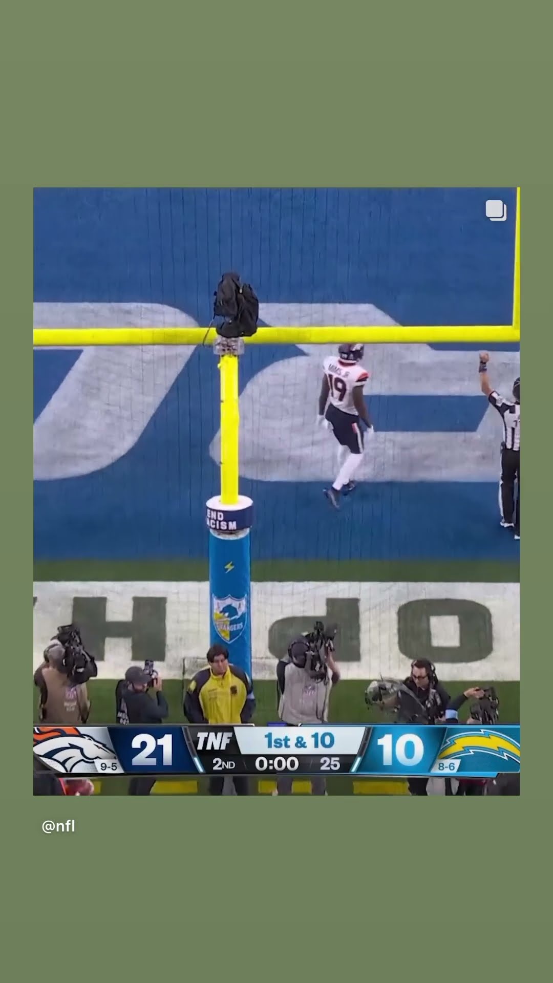 First free kick since 1976 #hoodnews #chargers #CameronDicker #freekick #football #omg #how #wow