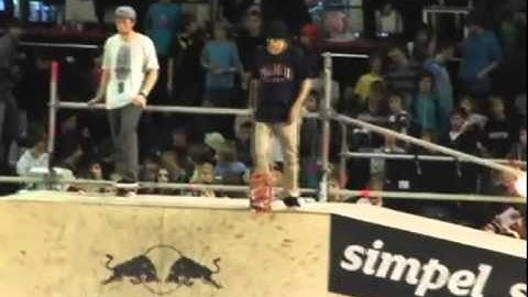 Ryan Sheckler winning run at simpel sessions 2011  with back flip!!!