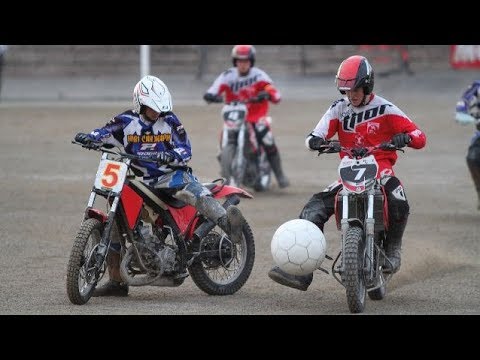 モトボール バイクでサッカー 実は世界最速のチームスポーツ マイナースポーツ Youtube