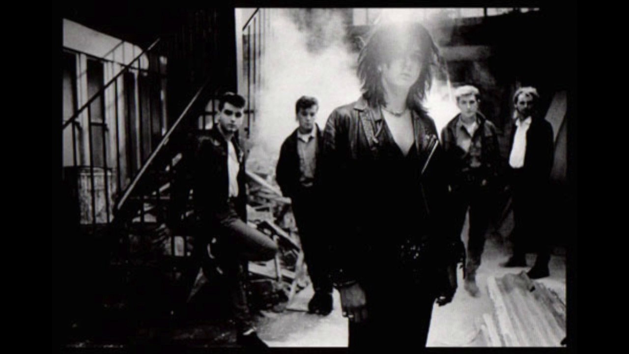 HIDE - The Danse Society (HQ with lyrics) adlı videoyu YouTube'da izle HIDE - The Danse Society (HQ with lyrics) adlı videoyu YouTube'da izle