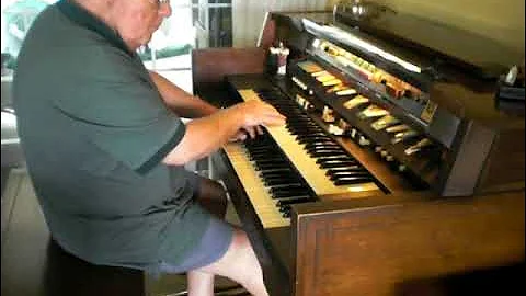 Mike Reed plays "Prisoner of Love" on his Hammond ...