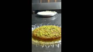 Palestinian cheese Kunafeh الكنافة الفلسطينية بالجبنة في ملبورن/MELBOURNE street FOOD