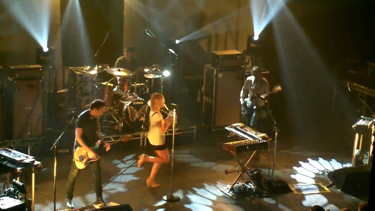 Metric - Help, I'm Alive (Live in Chicago 5.20.2010)