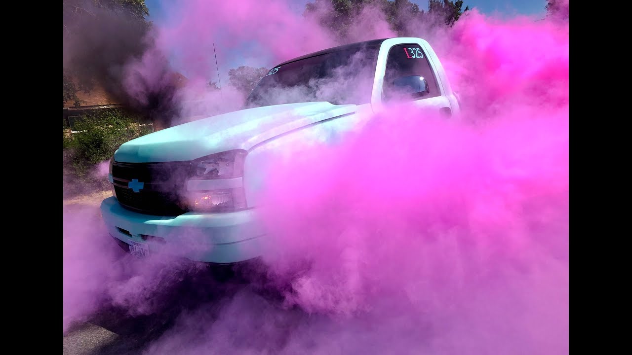 GENDER REVEAL BURNOUT With Colored Smoke Tires 