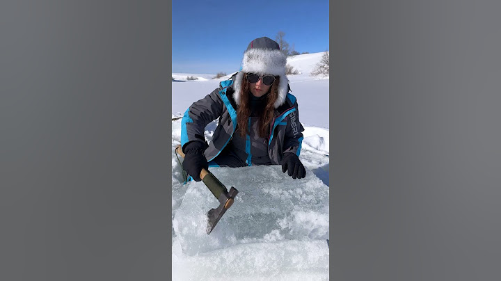 Wow!😱GIRL makes FIRE from ICE 🔥🧊 #camping #survival #bushcraft #outdoors #lifehack