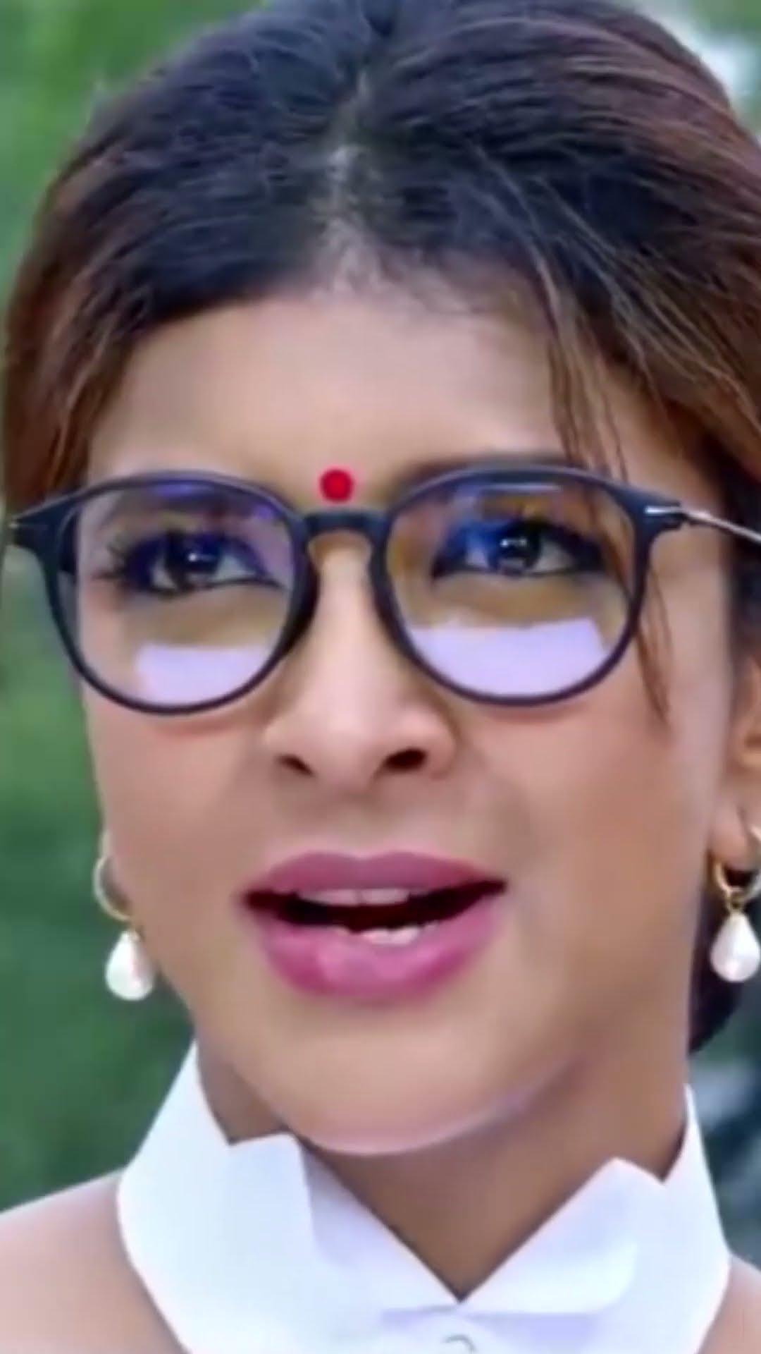 Iss lady Judge Ne Prabhakar Ko Sunglasses Nikalne Boli #LakshmiManchu #LakshmiBomb #Shorts