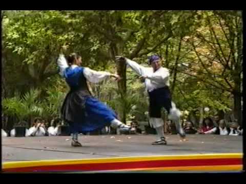 Pablo Luis Maza e hija bailan La Jota De Calanda