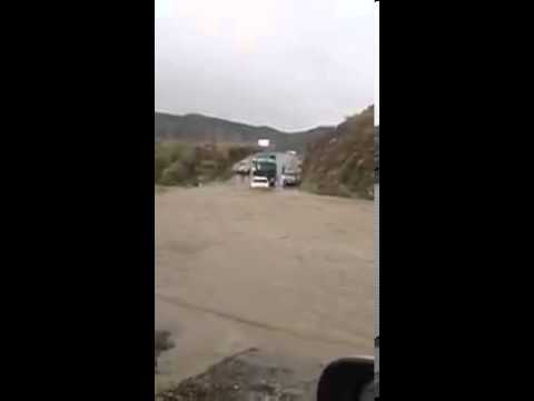 نجاة الاف جي بعجوبه من السيل الجارف