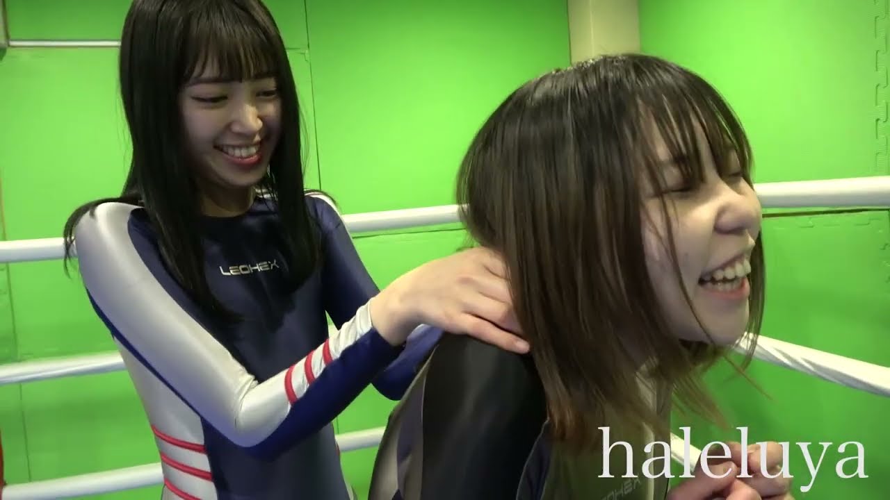 人気モデルの加賀美さら×嶺生まや後ろからくすぐりバトル！