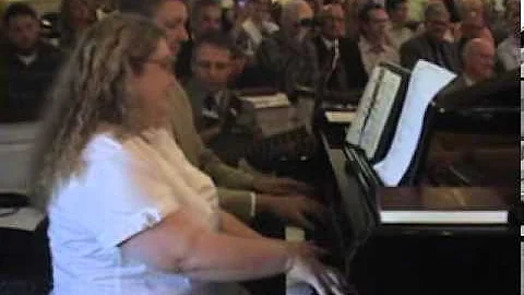 Tracey Phillips and Bret Warren Ofering Song - In ...