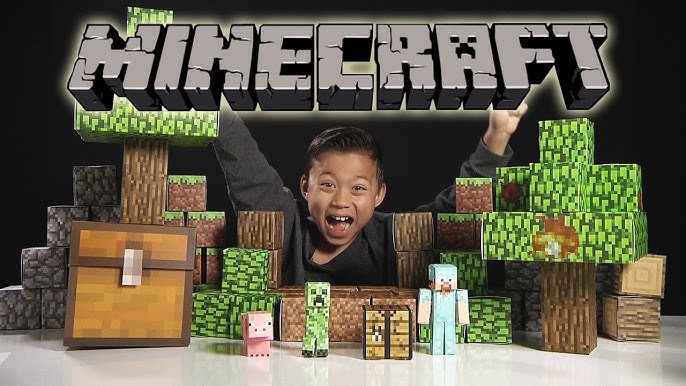 I made a Minecraft papercraft from scatch, and I'm really proud of it! : r/ papercraft