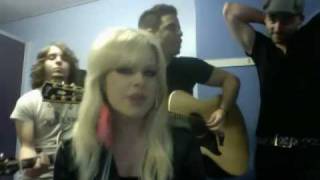 Orianthi and band food shoes and backstage before show