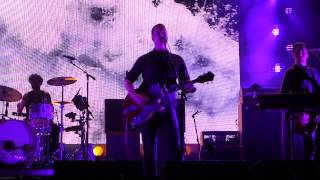QOTSA - Long Slow Goodbye - Live at the Gibson Ampitheater