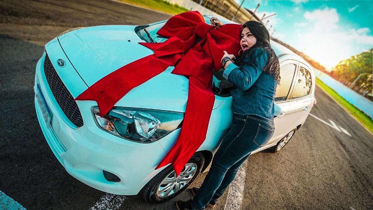 DEI UM CARRO NOVO DE PRESENTE PARA MINHA MÃE ! - YouTube