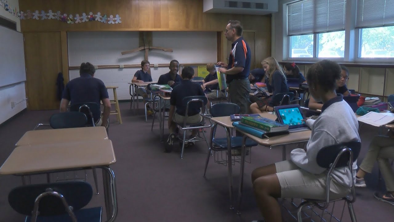 Metal detectors in schools - YouTube