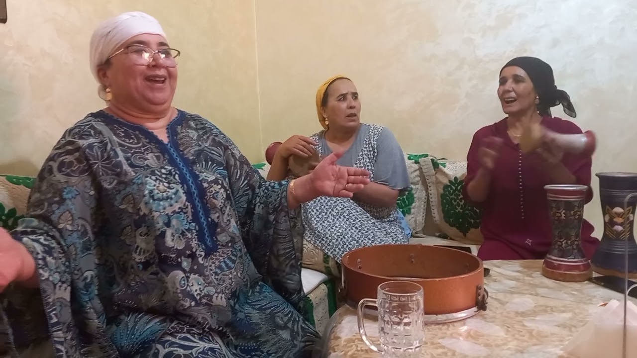 بنت العريان محيحة 😅 هي وزهرة ومنيصير 🥰 اغاني اللعابات واعرة بزاف