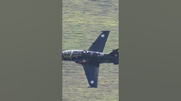 RAF Hawk T2 low flying in the Mach Loop #shorts #machloop #hawk
