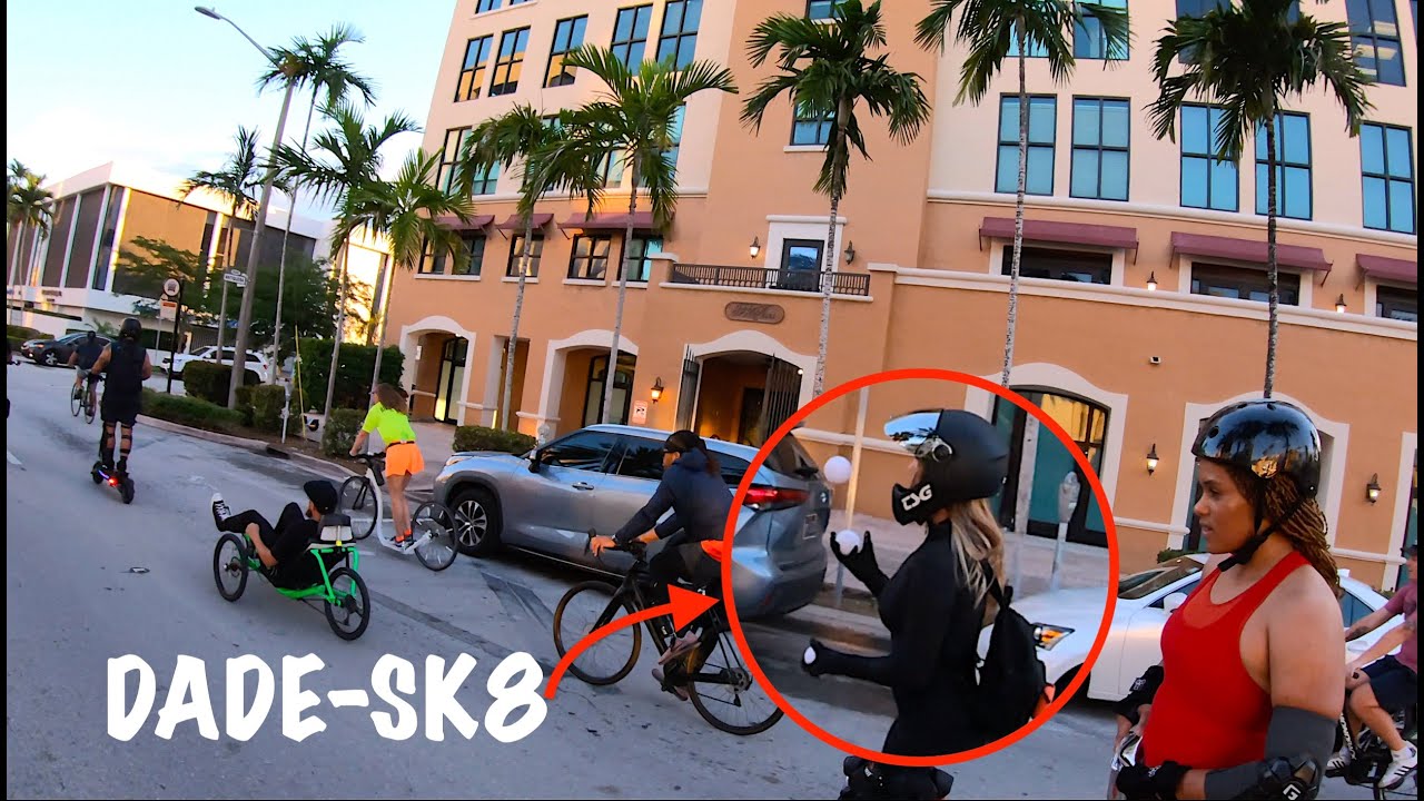 Cute EUC Rider that Juggles - YouTube