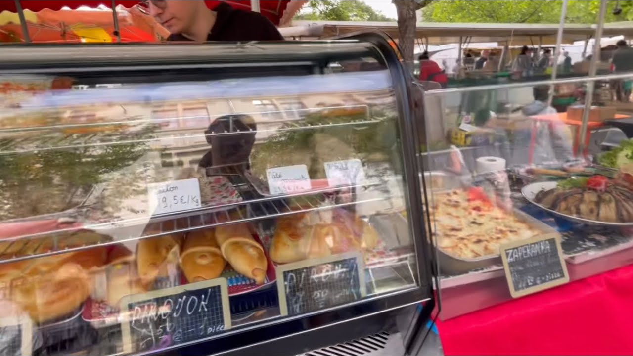 フランスのマルシェでロシアのお婆ちゃんが作るピロシキ見つけた‼︎これぞマルシェの醍醐味‼︎