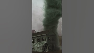 Badai desa Tornado menghancurkan rumah