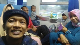 Tantangan Dari Instagram - Selfie Sama Penumpang Kereta Satu Gerbong