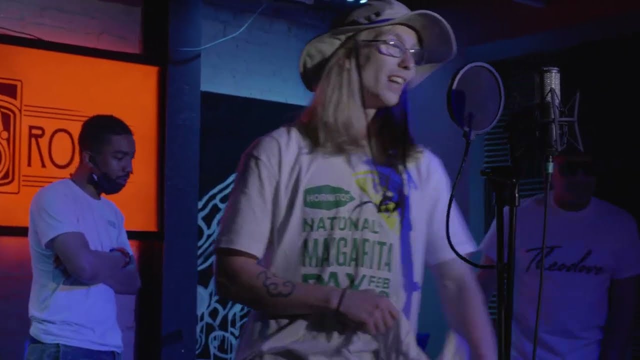 Sneeze's FLYEST moments from Round 1 of Bar Fight League!