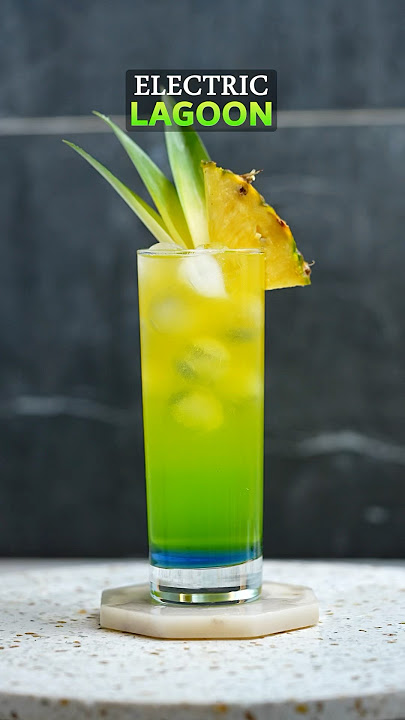 Electric Lagoon ⚡🌴🍹#cocktails #drink #bar #bartender #tropicalcocktails #pineapple ple