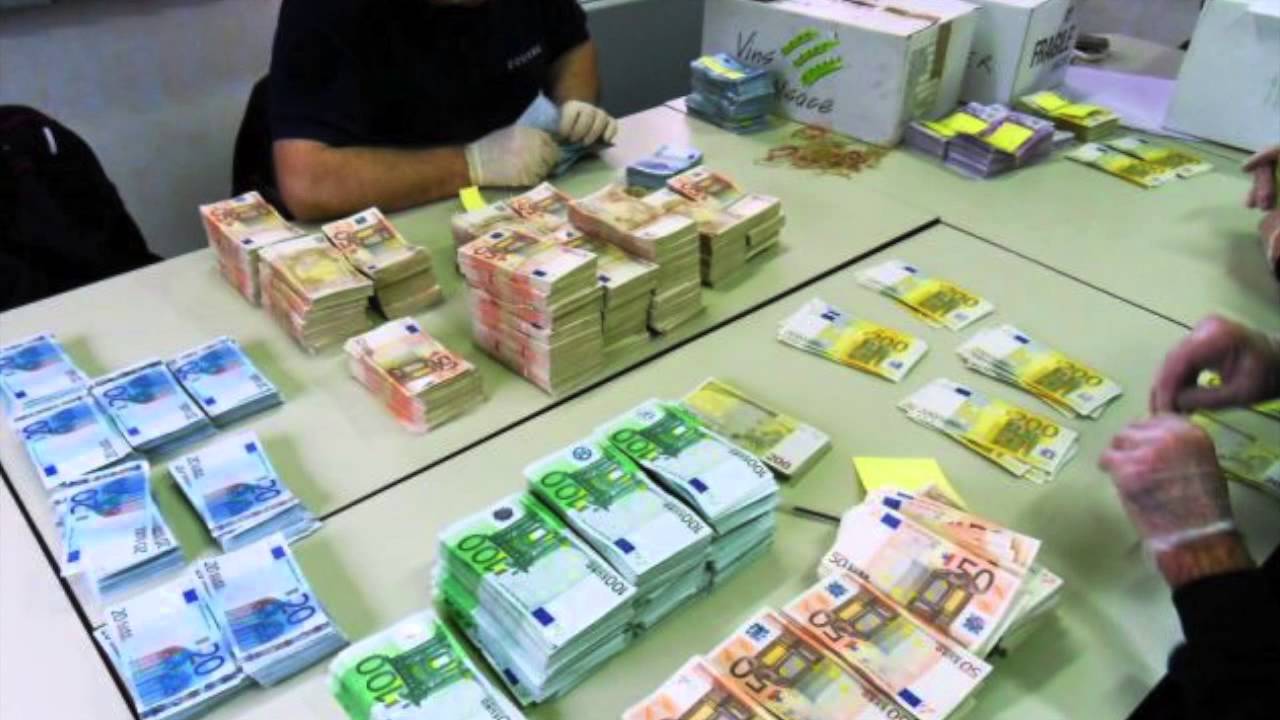 Carlos Thug ft. Lecho23 & Lio1000 - ''Un Dia''